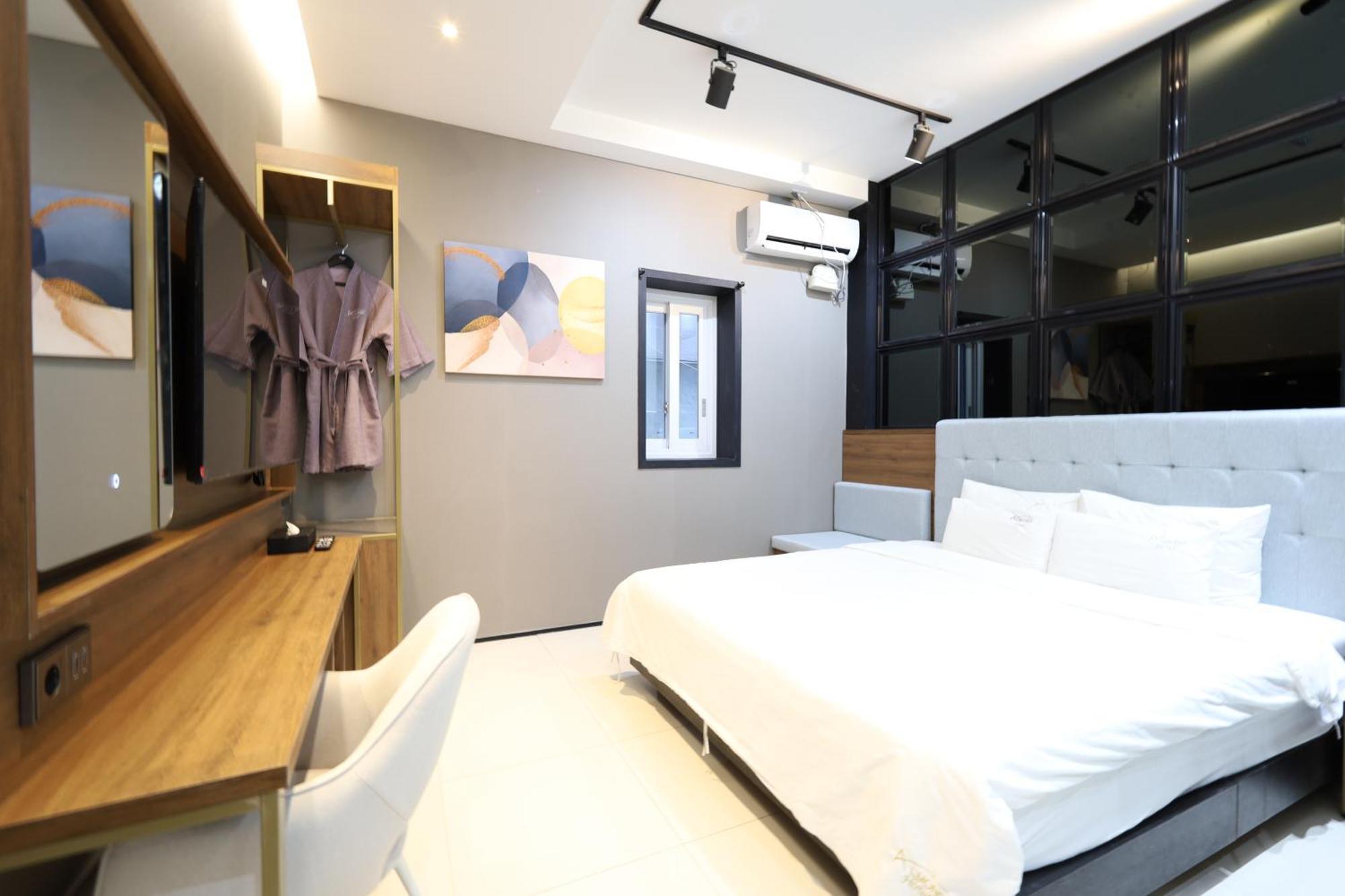 Almond Hotel Busan Station Exterior foto