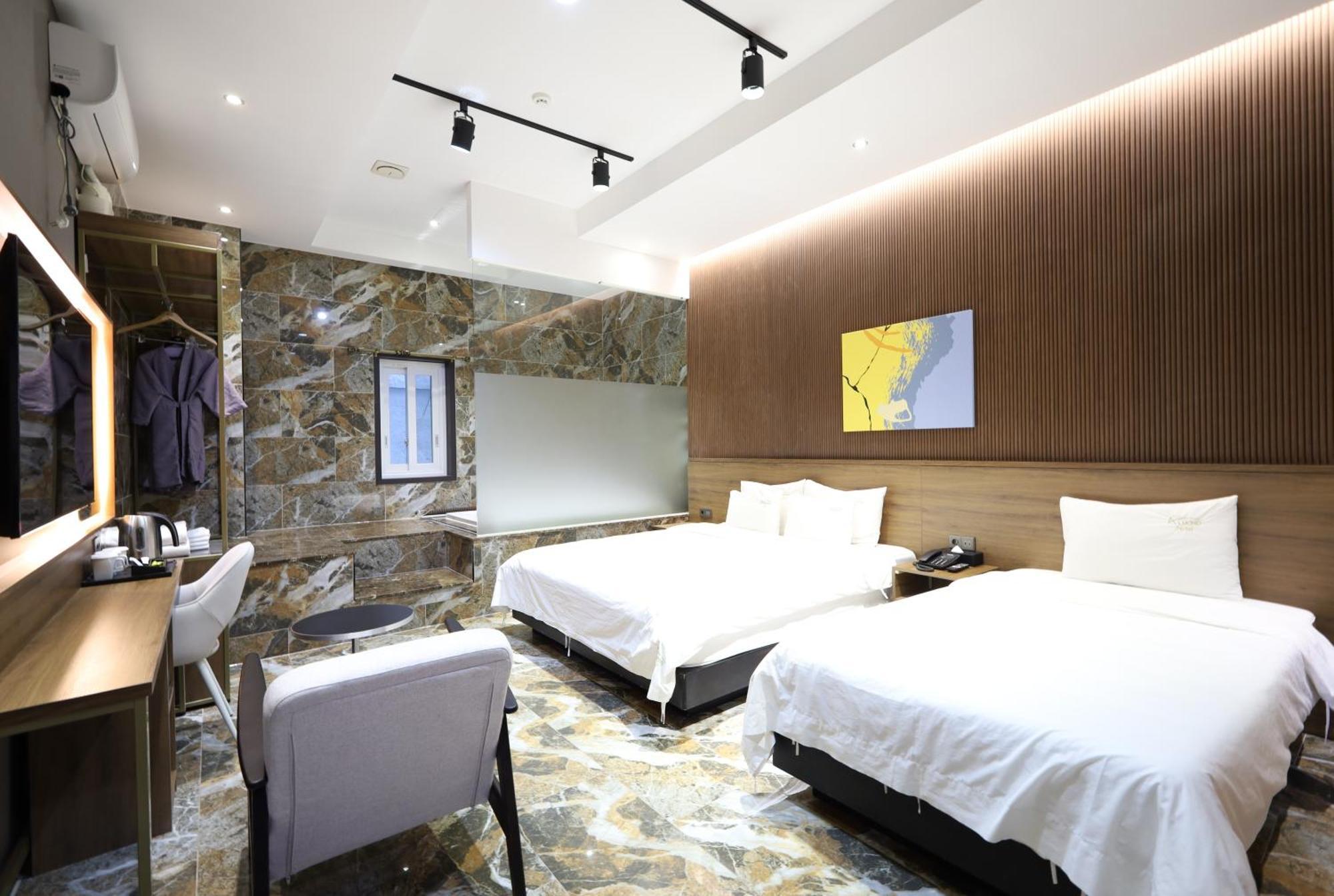 Almond Hotel Busan Station Exterior foto