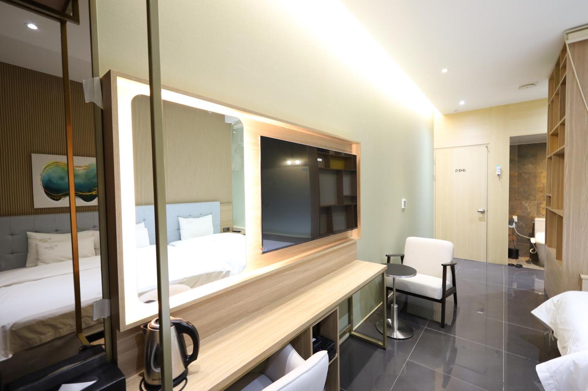 Almond Hotel Busan Station Exterior foto
