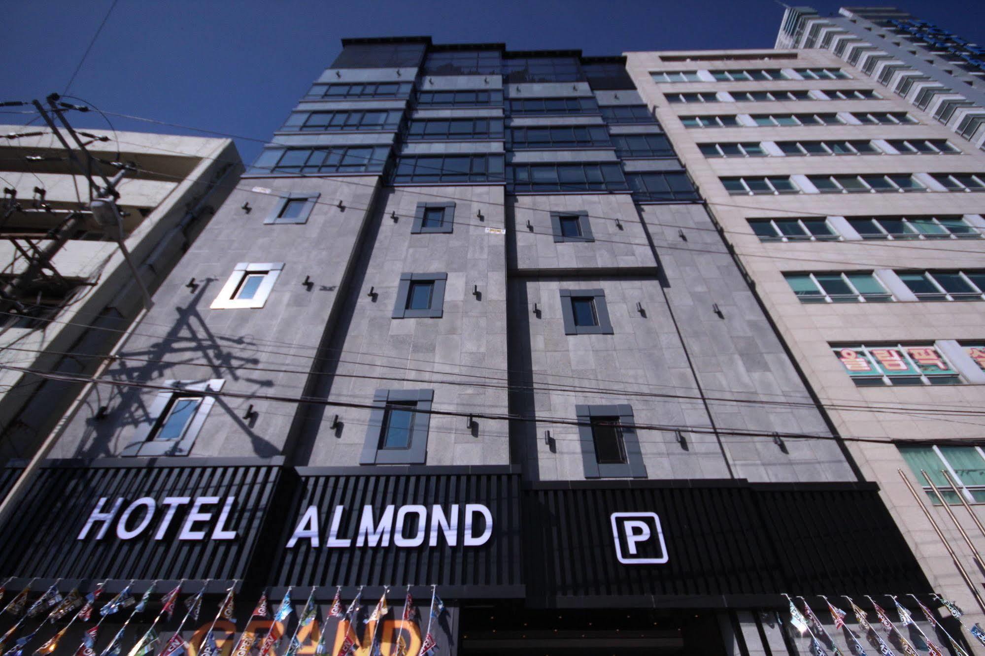 Almond Hotel Busan Station Exterior foto